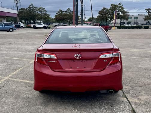 Red 2013 Toyota Camry SE
