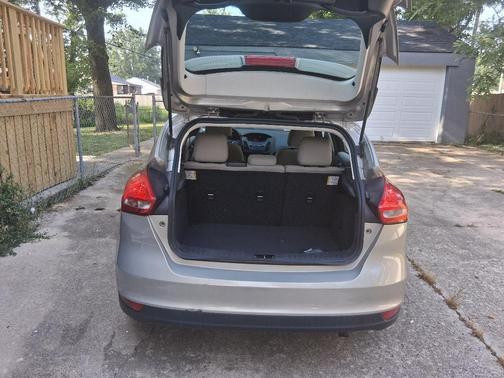Gold 2016 Ford Focus SE