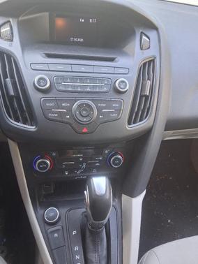 Gold 2016 Ford Focus SE