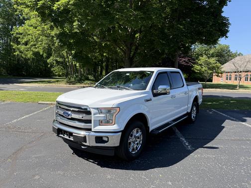 White 2017 Ford F-150 Lariat