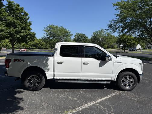 White 2017 Ford F-150 Lariat