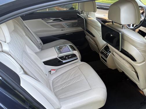 2016 BMW 750 i xDrive