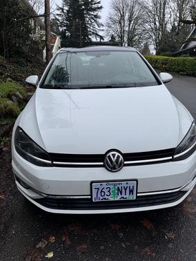 2018 Volkswagen Golf TSI SE
