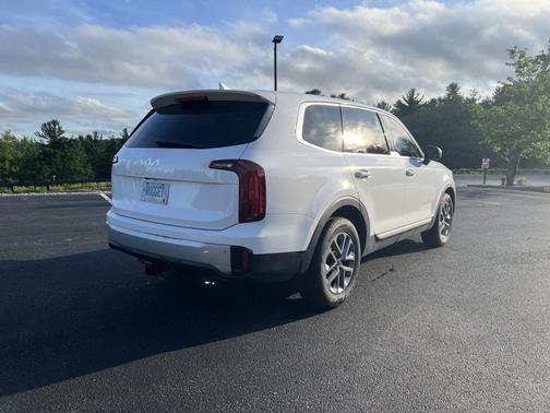 2023 Kia Telluride LX