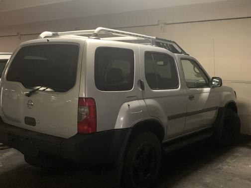 Beige 2004 Nissan Xterra XE