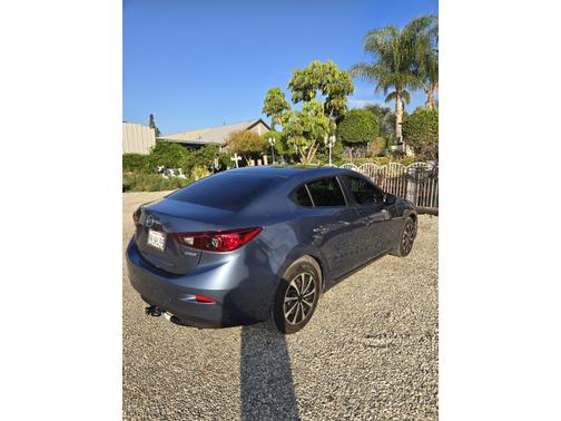 2015 Mazda Mazda3 i Sport
