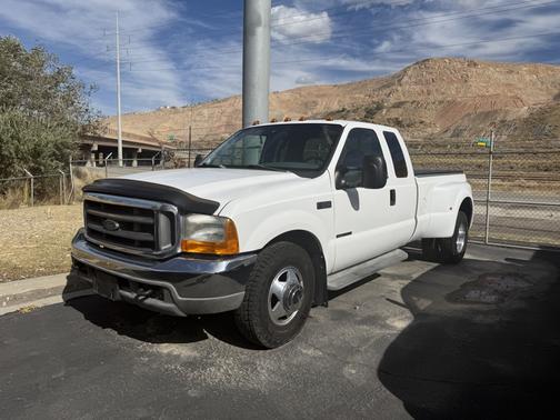 2000 Ford F-350 Lariat SuperCab Super Duty DRW