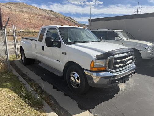 2000 Ford F-350 Lariat SuperCab Super Duty DRW