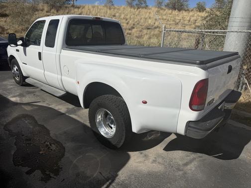 2000 Ford F-350 Lariat SuperCab Super Duty DRW