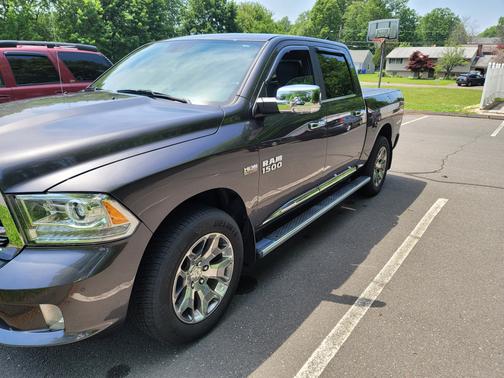 Photo 5 of 16 of 2017 RAM 1500 Limited