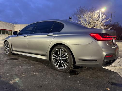 2021 BMW 750 i xDrive
