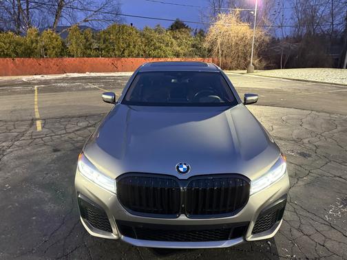 2021 BMW 750 i xDrive