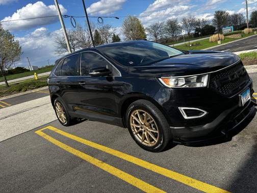 Black 2018 Ford Edge Titanium