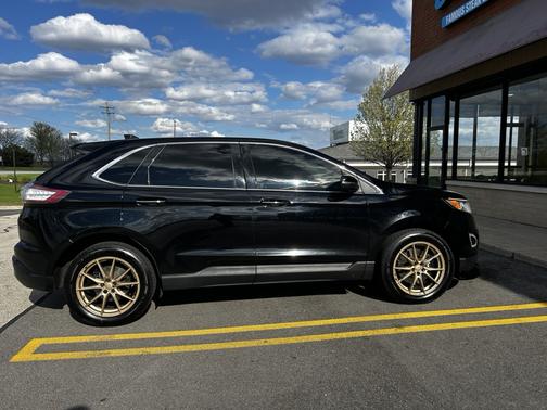 Black 2018 Ford Edge Titanium