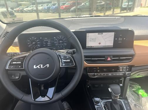 Gray 2024 Kia Seltos EX