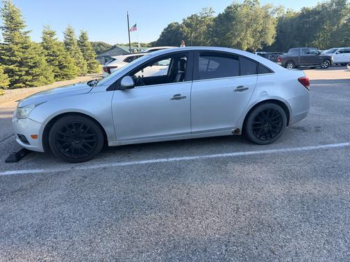 Gray 2013 Chevrolet Cruze LTZ