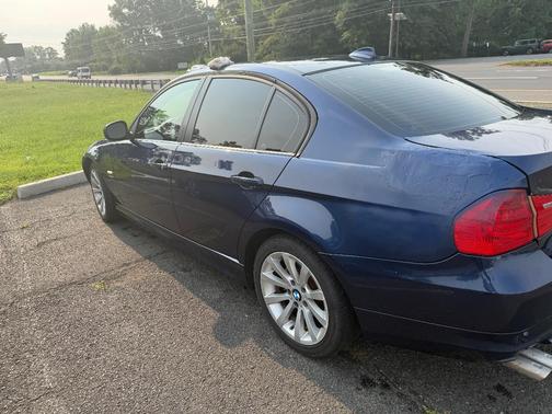 Blue 2011 BMW 328 i xDrive
