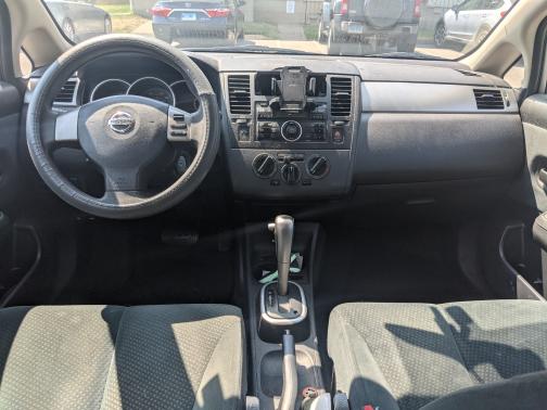 2010 Nissan Versa 1.8 S