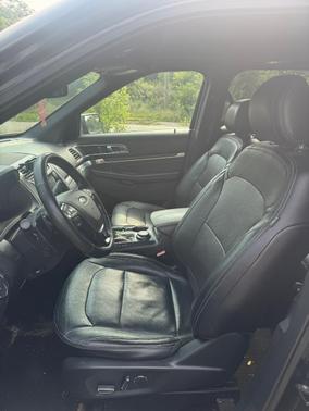 Black 2017 Ford Explorer Limited