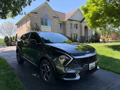 Gray 2023 Kia Sportage Hybrid LX