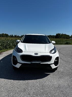 White 2020 Kia Sportage LX