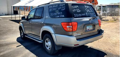 2004 Toyota Sequoia SR5