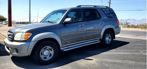 2004 Toyota Sequoia SR5
