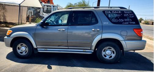 2004 Toyota Sequoia SR5