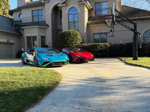 2022 Lamborghini Huracan STO Base