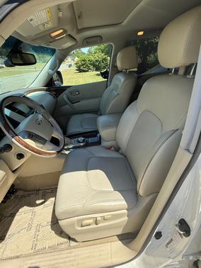 White 2015 INFINITI QX80 Base