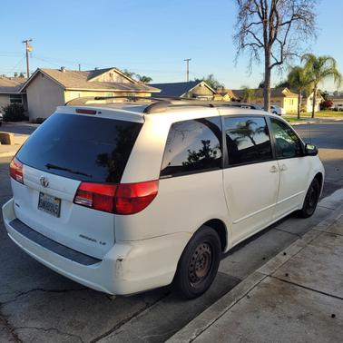 2005 Toyota Sienna CE
