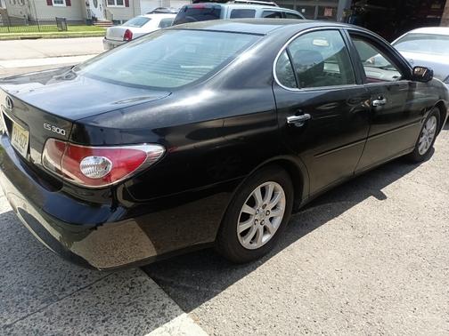 Black 2002 Lexus ES 300 Base