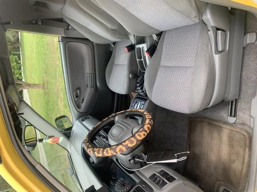 Photo 2 of 5 of 2002 Chevrolet Tracker Base