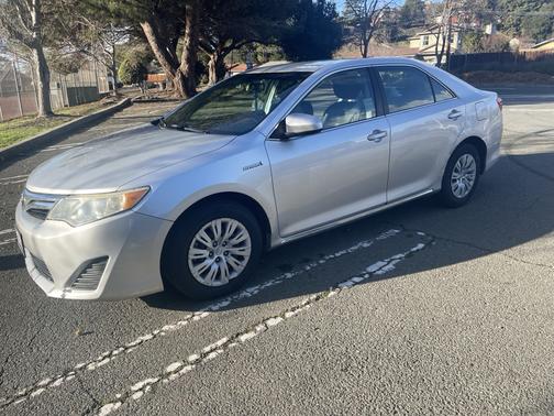 2014 Toyota Camry Hybrid LE