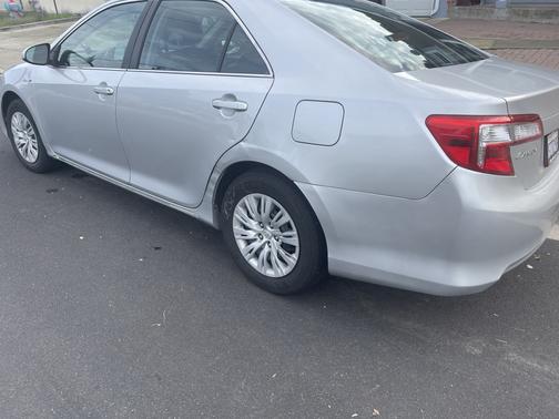 2014 Toyota Camry Hybrid LE