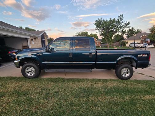 Green 1999 Ford F-350 Lariat Crew Cab Super Duty