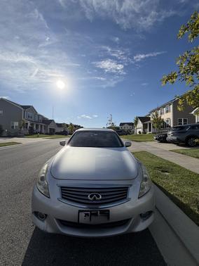 Silver 2013 INFINITI G37 x