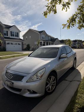 Silver 2013 INFINITI G37 x