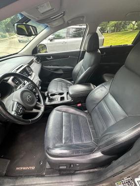 Silver 2017 Kia Sorento EX