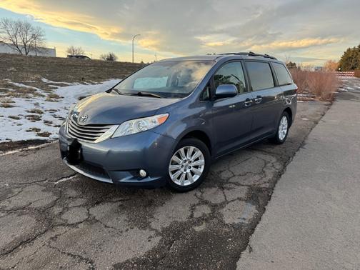 2015 Toyota Sienna XLE