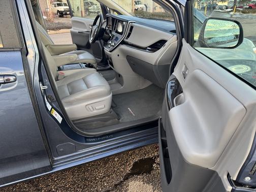 2015 Toyota Sienna XLE