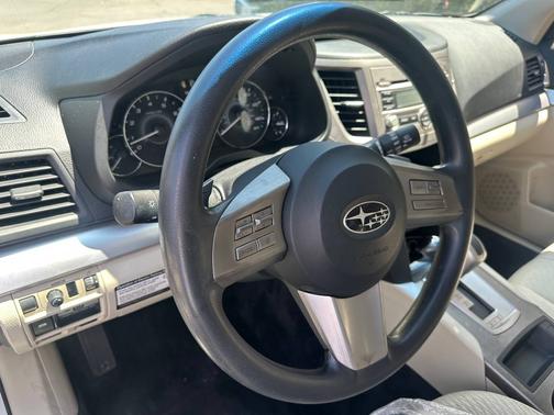 2010 Subaru Outback 2.5 i