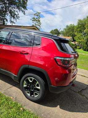 Red 2018 Jeep Compass Trailhawk