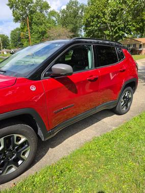 Red 2018 Jeep Compass Trailhawk
