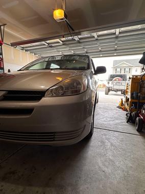 2004 Toyota Sienna LE