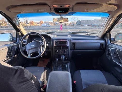 2004 Jeep Grand Cherokee Laredo