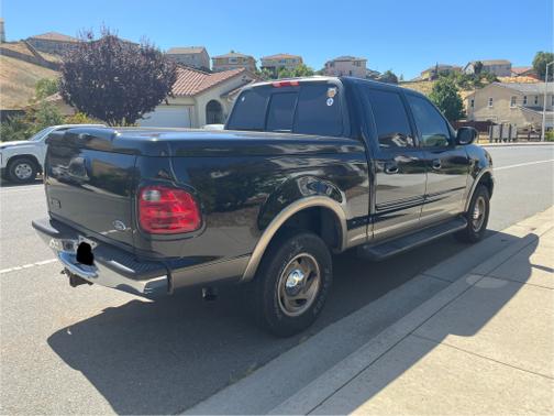 2001 Ford F-150 Lariat SuperCrew