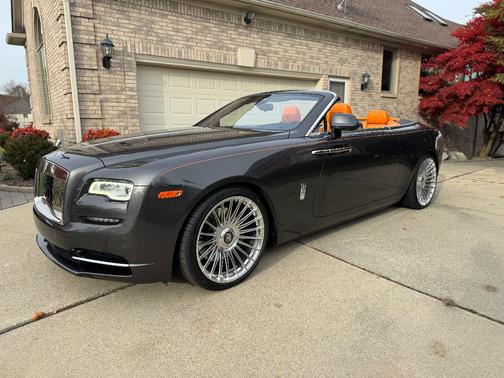 2016 Rolls-Royce Dawn Base