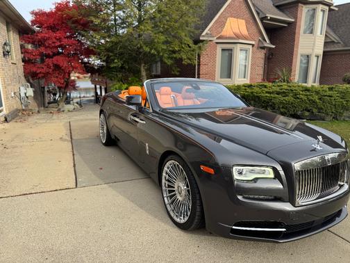 2016 Rolls-Royce Dawn Base
