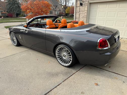 2016 Rolls-Royce Dawn Base